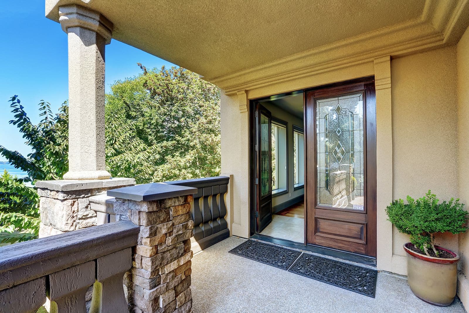 bigstock-Luxury-House-Exterior-Entranc-144077231.jpg